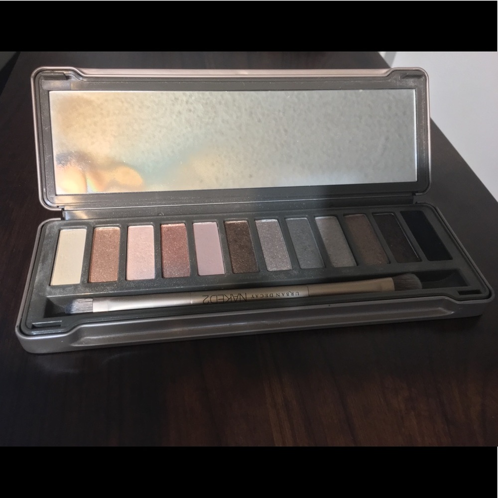 Naked2 Urban Decay eye shadow palette